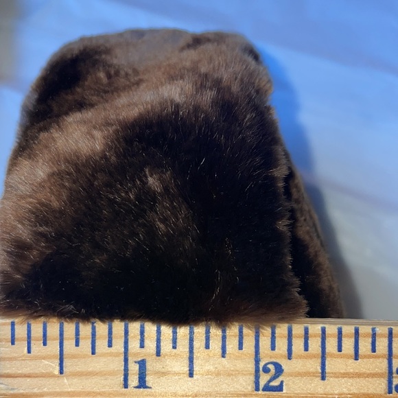 VINT SAKS FIFTH AVE MINK MILLINERY SALON 1950s PILL HAT IT HAS A TINY COMB - Picture 4 of 9